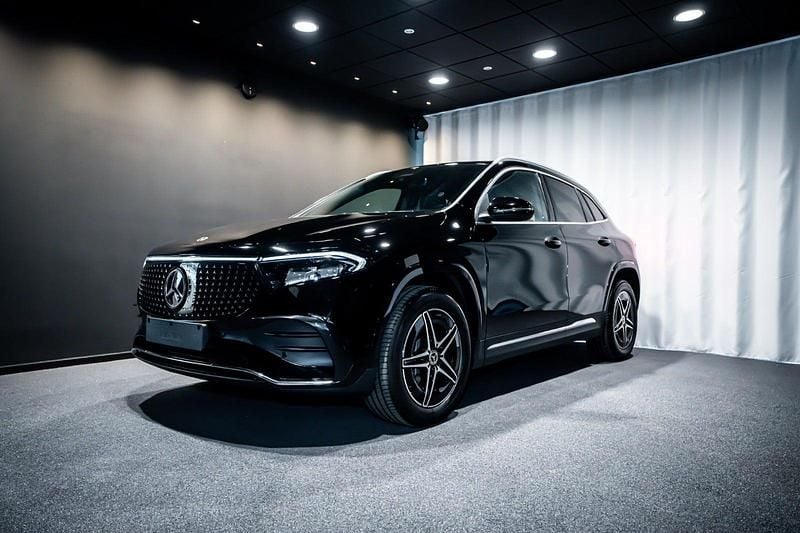 Farve: sort Brugt 2024 Mercedes EQA250+ AMG SUV | 349.900 kr. (Fair pris) - Billede 1/4
