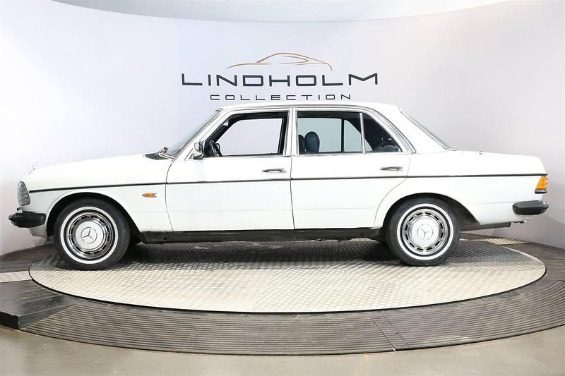 Brugt Mercedes E230 1981 Sedan