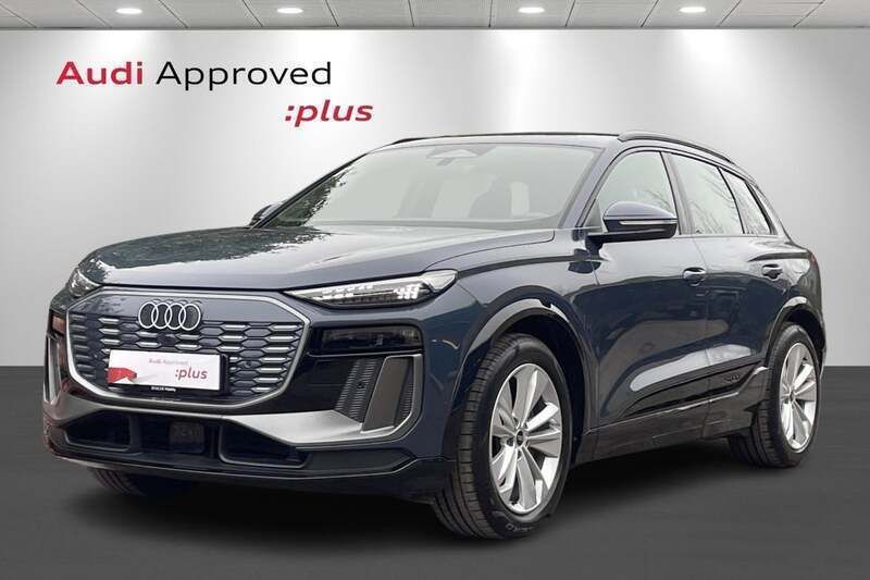 Blåmetal Brugt 2024 Audi Q6 e-tron Performance SUV | 664.900 kr. (Fair pris) - Billede 1/4
