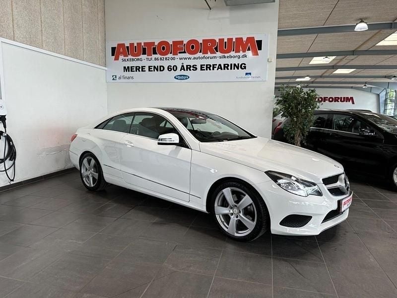 Hvid Brugt 2014 Mercedes E200 Coupe | 219.900 kr. (Fair pris) - Billede 1/4