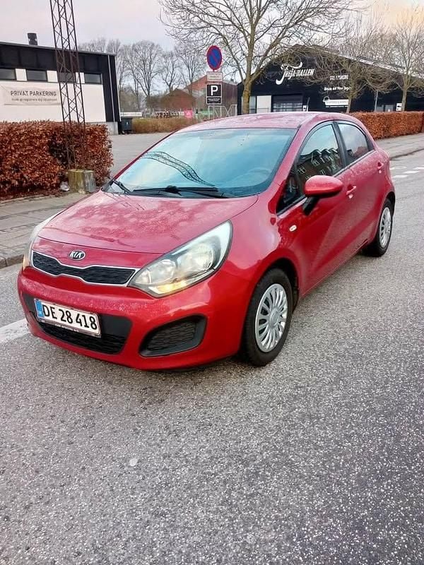 Brugt Kia Rio 75 HK (55 kW) 2014 Rød MPV