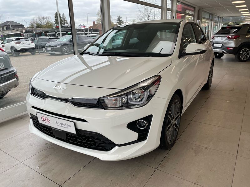 Clear white Brugt 2022 Kia Rio Hatchback | 239.800 kr. - Billede 1/4