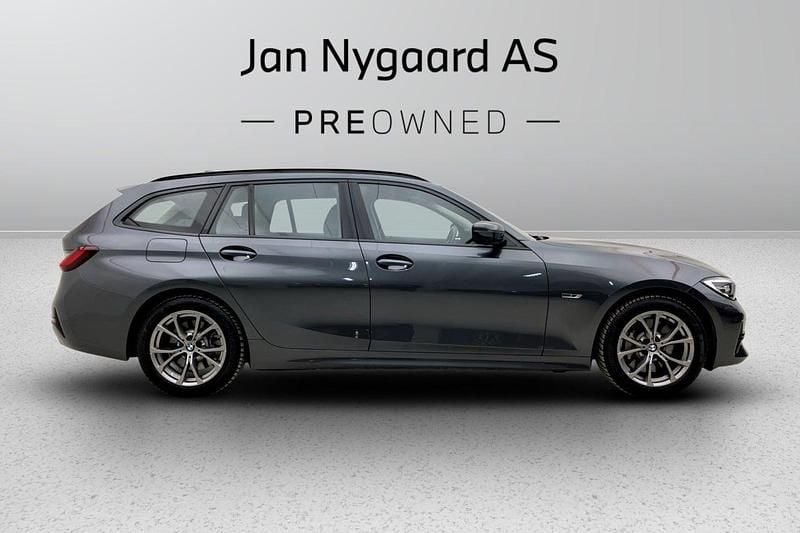 Brugt BMW 330e Sport Line 292 HK (214 kW) 2021 Gråmetal Stationcar