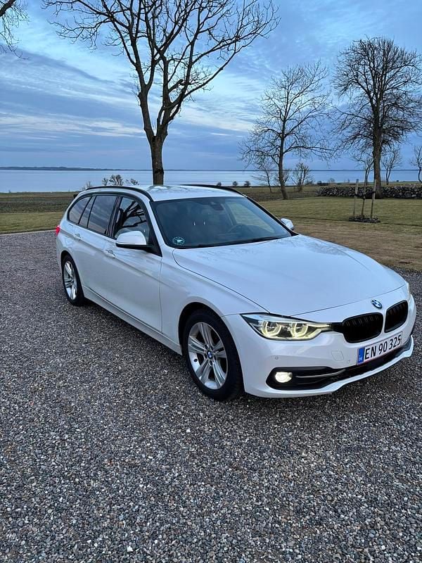 Brugt BMW 320 Sport Line 190 HK (139 kW) 2015 Hvid metal lak Stationcar