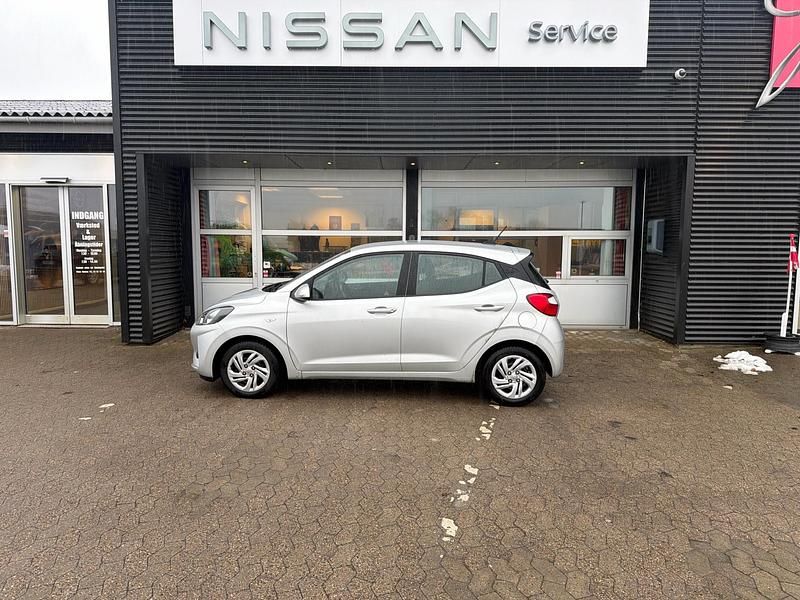 Brugt Hyundai i10 Essential 67 HK (49 kW) 2020 Sølv Hatchback