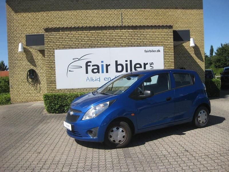 Blåmetal Brugt 2011 Chevrolet Spark Life Hatchback | 27.900 kr. (Lidt for dyr) - Billede 1/4