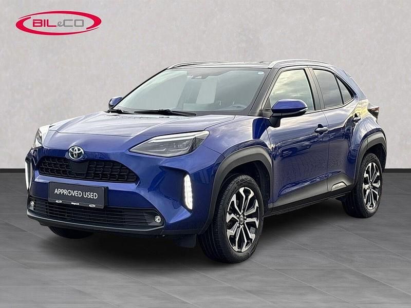 8w7 cobalt blue Brugt 2022 Toyota Yaris Cross Style SUV | 229.900 kr. (Fair pris) - Billede 1/4