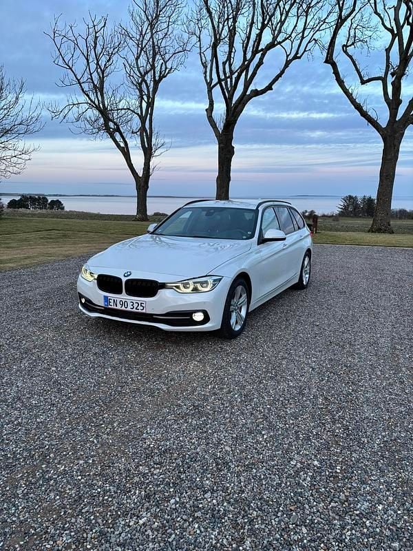 Brugt BMW 320 Sport Line 190 HK (139 kW) 2015 Hvid metal lak Stationcar