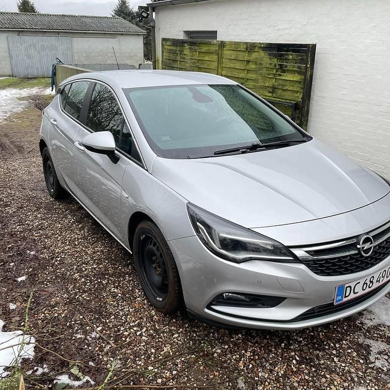Brugt Opel Astra Enjoy 110 HK (80 kW) 2016 Grå Hatchback