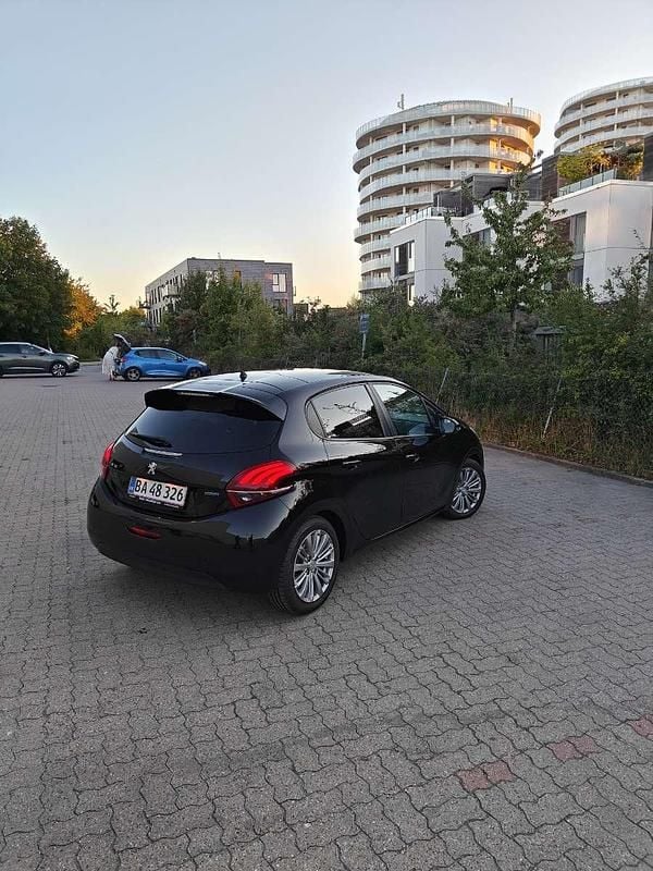 Sort Brugt 2016 Peugeot 208 Envy Sky Hatchback | 55.300 kr. (Fair pris) - Billede 1/9