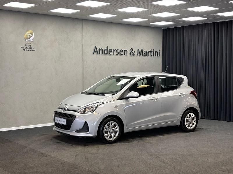 Sølv Brugt 2019 Hyundai i10 Eco Hatchback | 69.800 kr. (Fair pris) - Billede 1/4