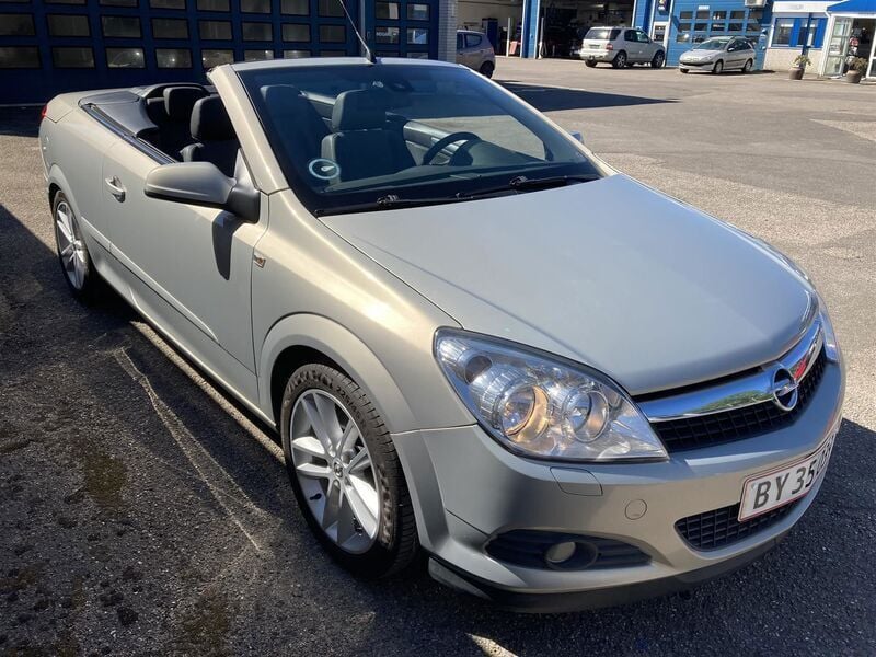 Brugt Opel Astra Cabriolet 200 HK (147 kW) 2008 Sølvmetal Cabriolet