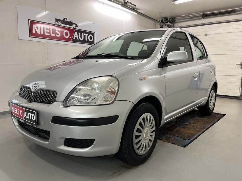 Sølvmetal Brugt 2003 Toyota Yaris | 39.800 kr. - Billede 1/4