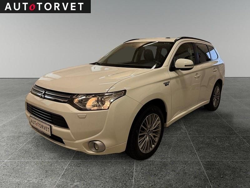 Hvid Brugt 2015 Mitsubishi Outlander P-HEV SUV | 119.700 kr. (Super pris) - Billede 1/4