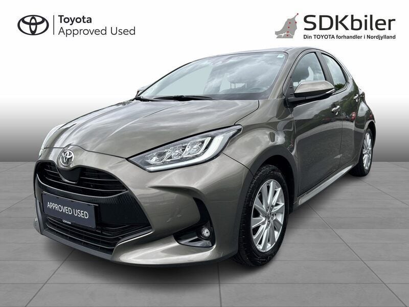 Oxide bronze gråmetal Brugt 2022 Toyota Yaris Active Hatchback | 179.900 kr. (Lidt for dyr) - Billede 1/4