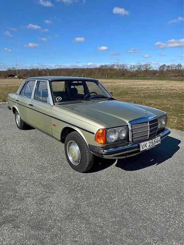 Brugt 1982 Mercedes 200 Sedan | 84.000 kr. - Billede 1/4
