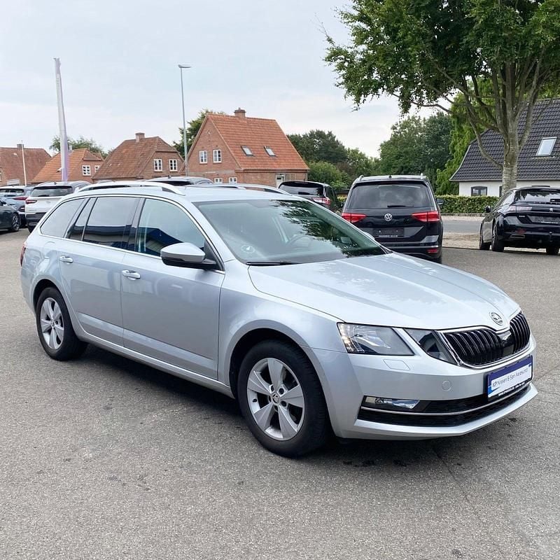 Sølvmetal Brugt 2018 Skoda Octavia Style Stationcar | 164.900 kr. (Fair pris) - Billede 1/1