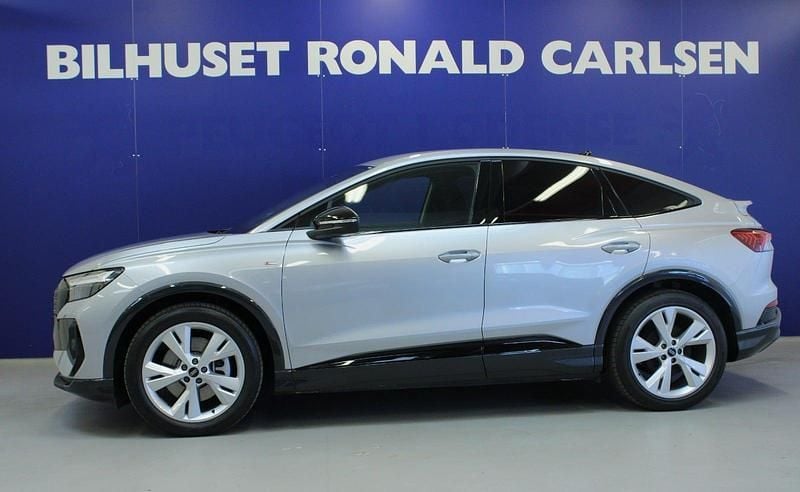 Sølvmetal Brugt 2024 Audi Q4 Sportback e-tron S-Line SUV | 359.900 kr. (God pris) - Billede 1/4