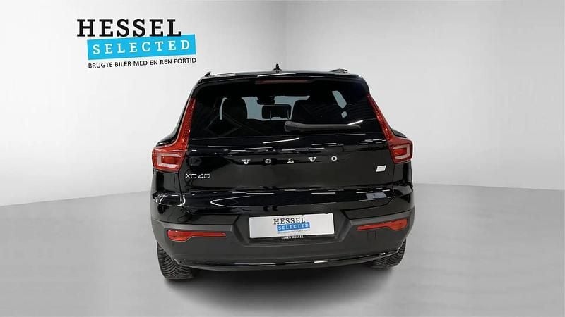 Brugt Volvo XC40 Core 169 kW (231 HK) 2022 Onyx black metallic SUV