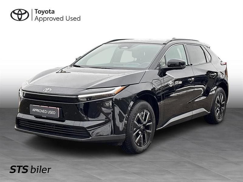 Ny Toyota bZ4X Executive 164 kW (224 HK) 2026 218  attitude black SUV
