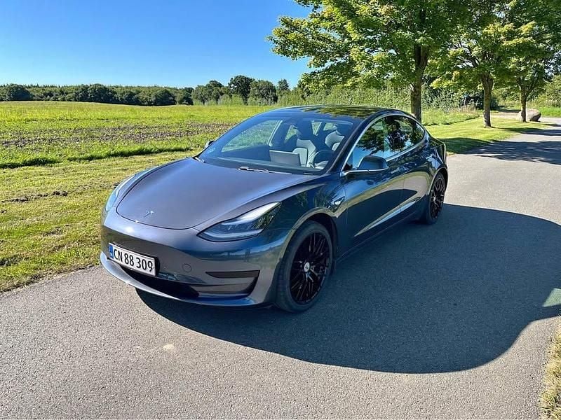Brugt Tesla Model 3 Standard Range Plus 239 kW (325 HK) 2020 Grå Sedan