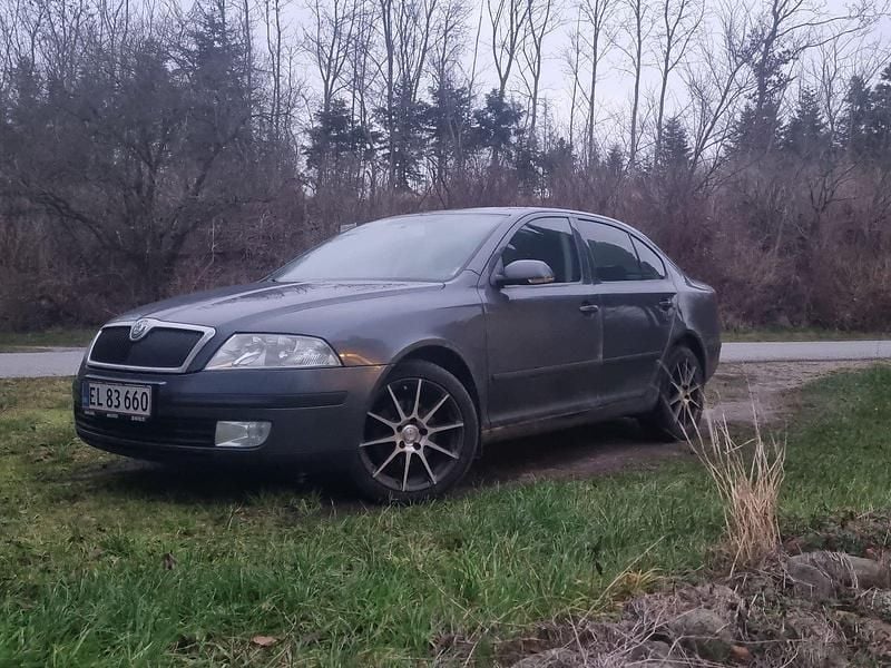 Blåmetal Brugt 2006 Skoda Octavia Elegance Hatchback | 19.900 kr. (Fair pris) - Billede 1/4