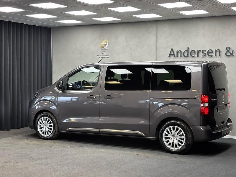 Brugt Peugeot e-Traveller Business-Line 100 kW (136 HK) 2023 Grå MPV