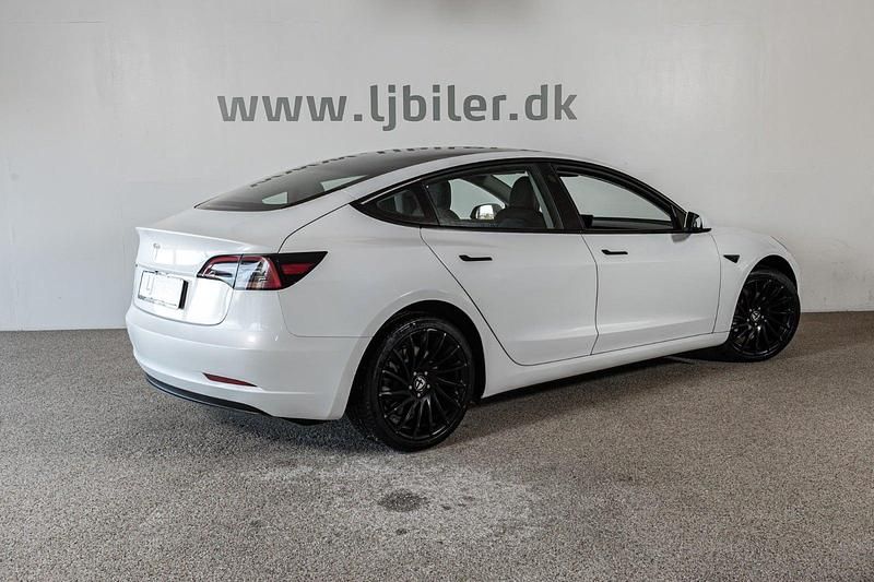 Brugt Tesla Model 3 RWD 239 kW (325 HK) 2023 Hvidmetal Sedan