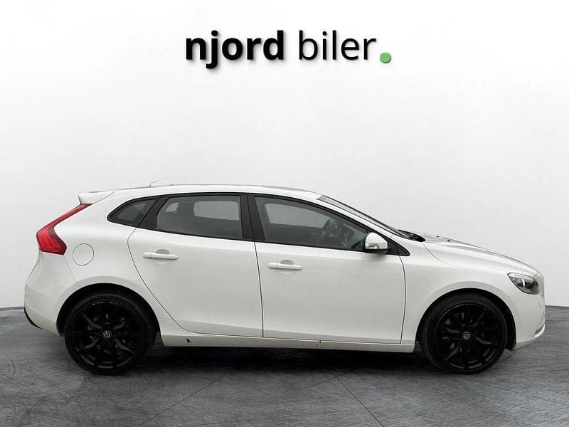 Brugt Volvo V40 Kinetic 150 HK (110 kW) 2013