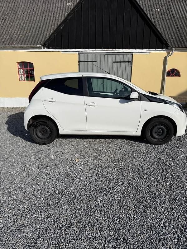 Brugt Toyota Aygo 72 HK (52 kW) 2019 Hvid Hatchback