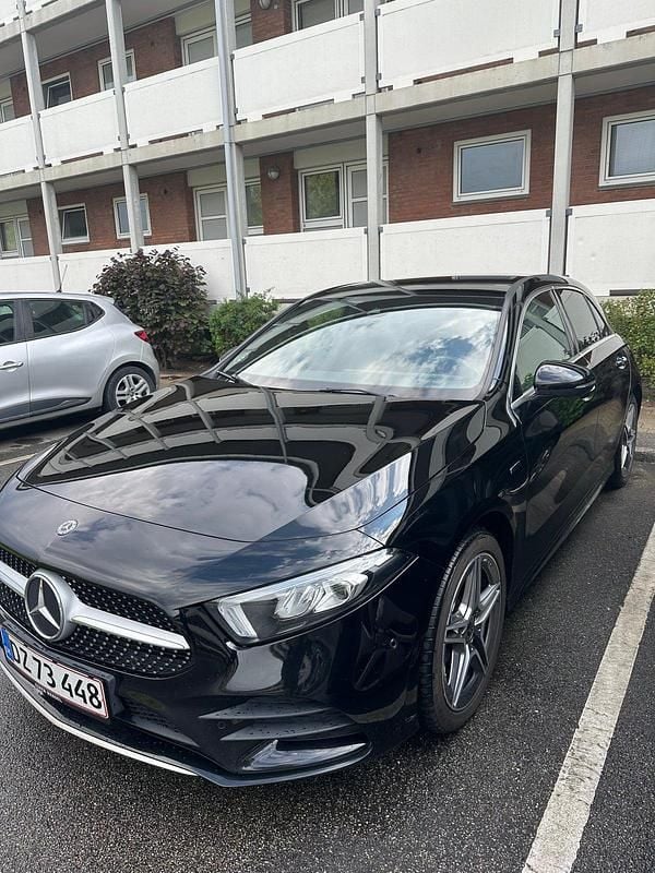 Sort Brugt 2020 Mercedes A250 AMG line Hatchback | 219.900 kr. (Fair pris) - Billede 1/4