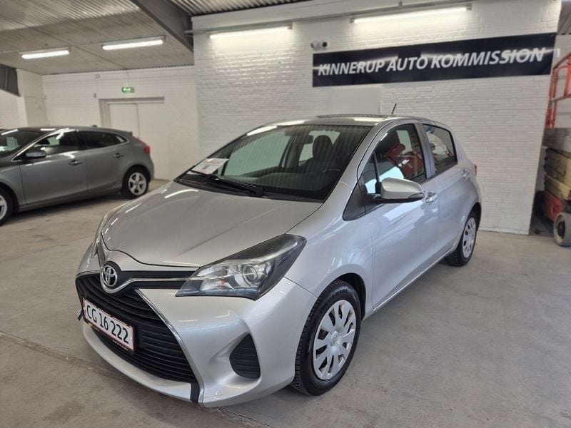 Sølv Brugt 2014 Toyota Yaris T2 Hatchback | 39.700 kr. (God pris) - Billede 1/4