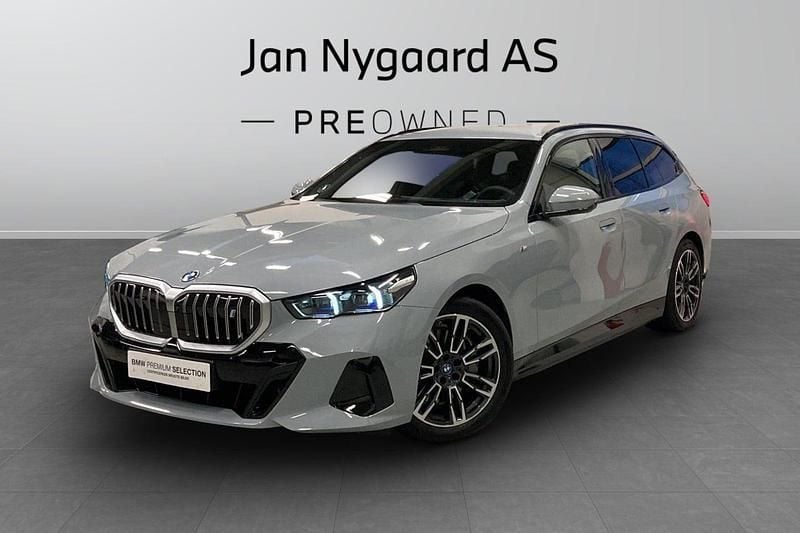 Gråmetal Brugt 2024 BMW i5 M Sport Sedan | 599.000 kr. (God pris) - Billede 1/3