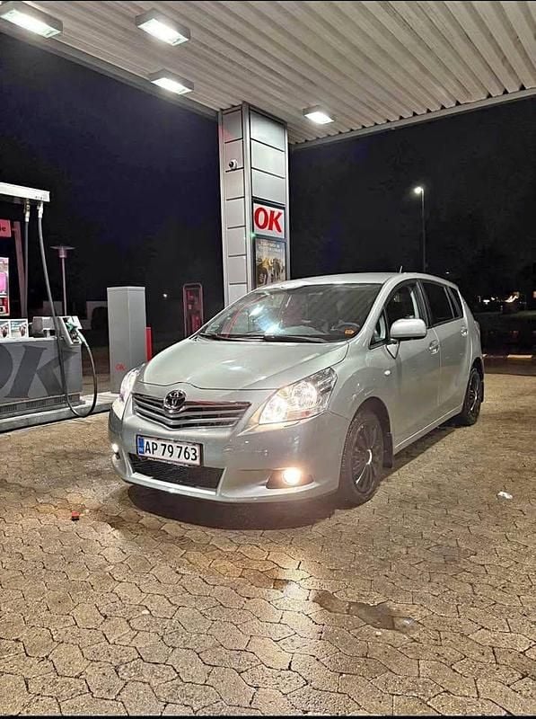 Brugt Toyota Verso 126 HK (92 kW) 2011 Grå MPV