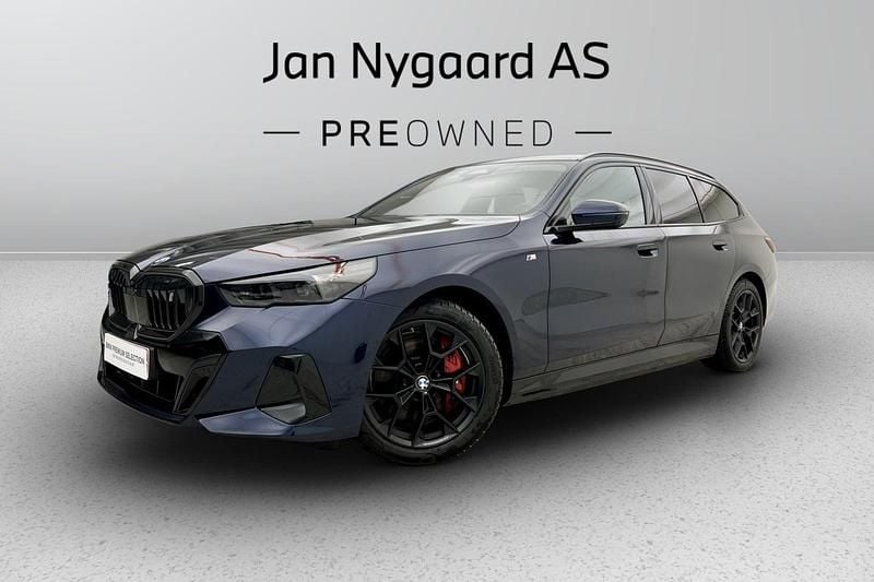 Mørkblåmetal Brugt 2025 BMW i5 Stationcar | 649.000 kr. (Fair pris) - Billede 1/3