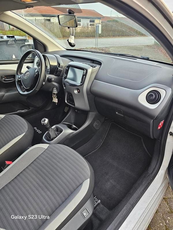Brugt Toyota Aygo x-press 72 HK (52 kW) 2019 Hvid Hatchback