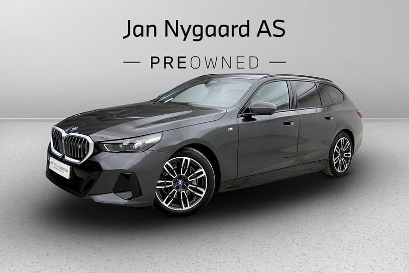 Gråmetal Brugt 2025 BMW i5 M Sport Sedan | 539.000 kr. (Fair pris) - Billede 1/3