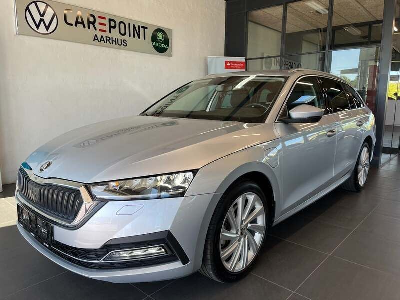Sølvmetal Brugt 2022 Skoda Octavia Stationcar | 234.800 kr. (God pris) - Billede 1/4