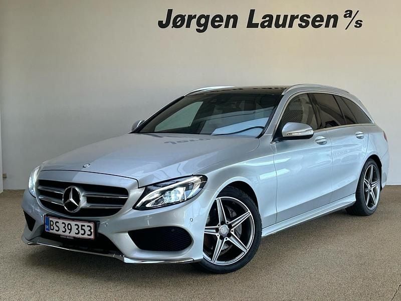 Sølvmetal Brugt 2016 Mercedes C220 AMG line Stationcar | 219.800 kr. (Fair pris) - Billede 1/4