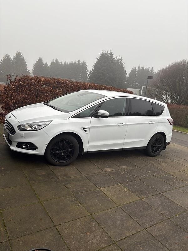Hvid Brugt 2019 Ford S-MAX Titanium MPV | 149.900 kr. (Fair pris) - Billede 1/4