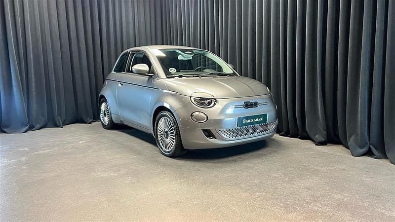 Grigio mineral grey metallic Brugt 2023 Fiat 500e Icon Hatchback | 149.900 kr. (Lidt for dyr) - Billede 1/1