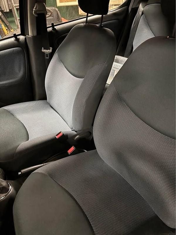 Brugt Toyota Yaris 68 HK (50 kW) 2004 Hatchback