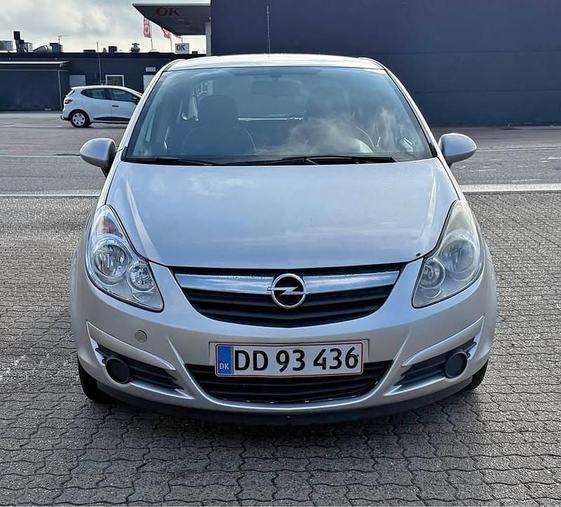 Brugt Opel Corsa 65 HK (47 kW) 2010 Hatchback