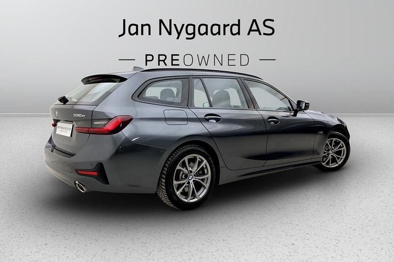 Brugt BMW 330e Sport Line 292 HK (214 kW) 2021 Gråmetal Stationcar