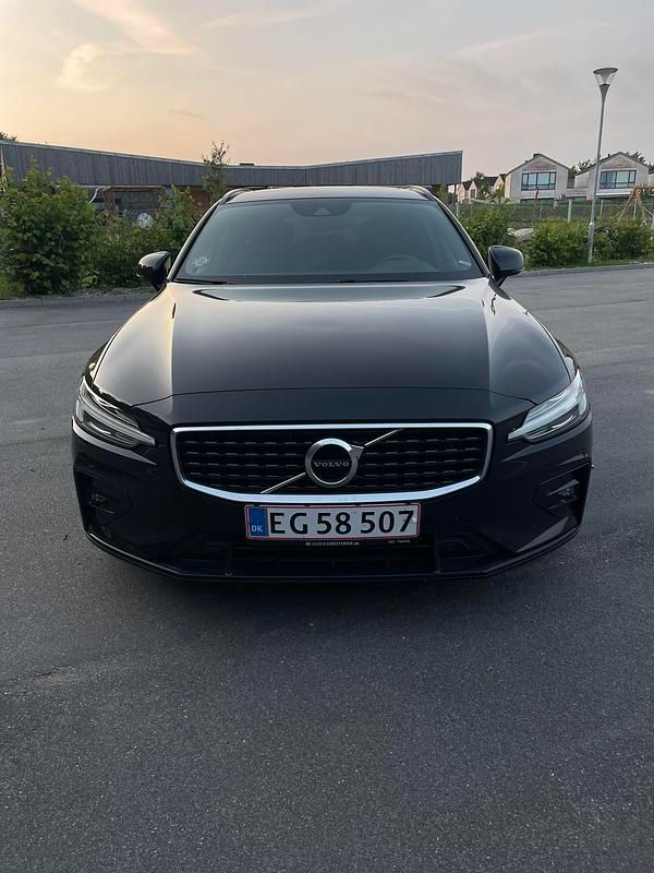 Sort Brugt 2020 Volvo V60 R-Design Stationcar | 319.999 kr. (God pris) - Billede 1/15