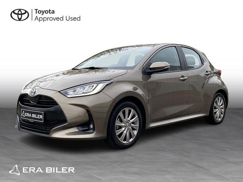 Oxide bronze Brugt 2023 Toyota Yaris Hybrid Active Hatchback | 199.900 kr. (God pris) - Billede 1/3