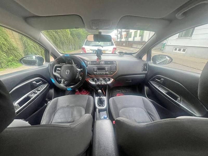 Sort Brugt 2012 Kia Rio MPV | 24.999 kr. (Fair pris) - Billede 1/4
