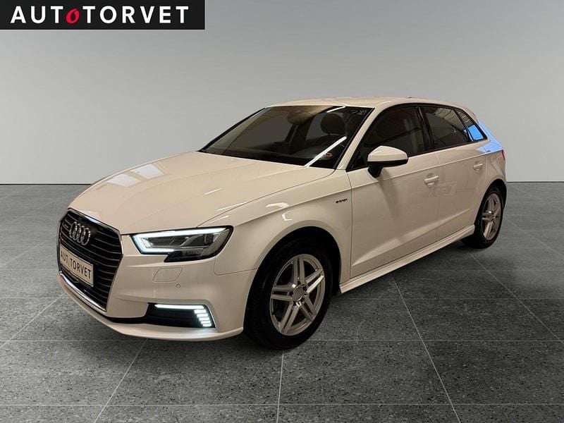 Hvid Brugt 2017 Audi A3 Sportback e-tron Sedan | 137.700 kr. (Super pris) - Billede 1/4