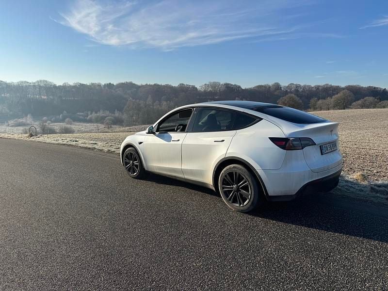 Hvid Brugt 2023 Tesla Model Y Long Range SUV | 279.000 kr. (Super pris) - Billede 1/5
