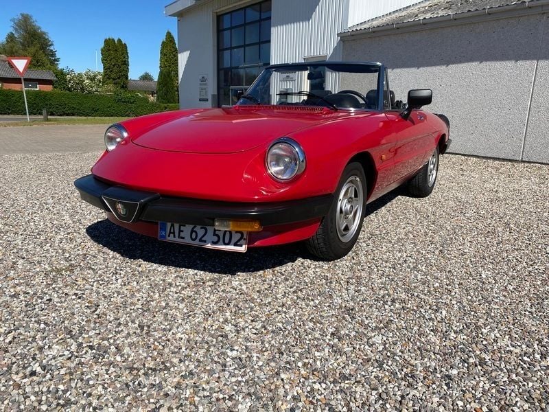 Brugt Alfa Romeo Spider 116 HK (85 kW) 1986 Rød Cabriolet